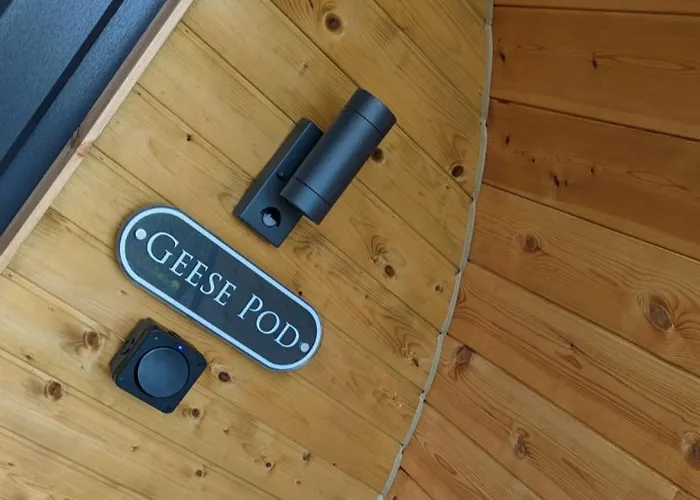 Villa: Peacock Lake Glamping