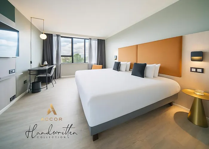 Luxury hotel only: Maek Hotel Antwerp Central - Handwritten Collection By Accor