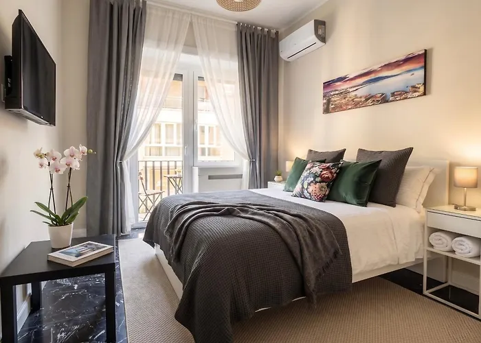 Hotel familiare: SILIA HOUSE Napoli Centro