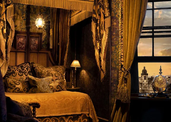 5 star hotel: The Witchery By The Castle