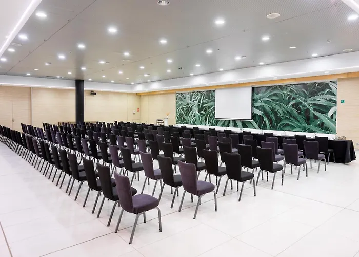 Hotel de 4 estrellas: Alexandre Fira Congress