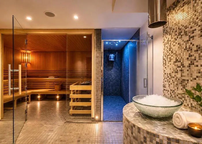 Сity center hotels Radisson Blu Bordeaux