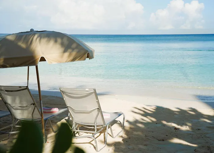Hampton By Hilton Grand Cayman Seven Mile Beach