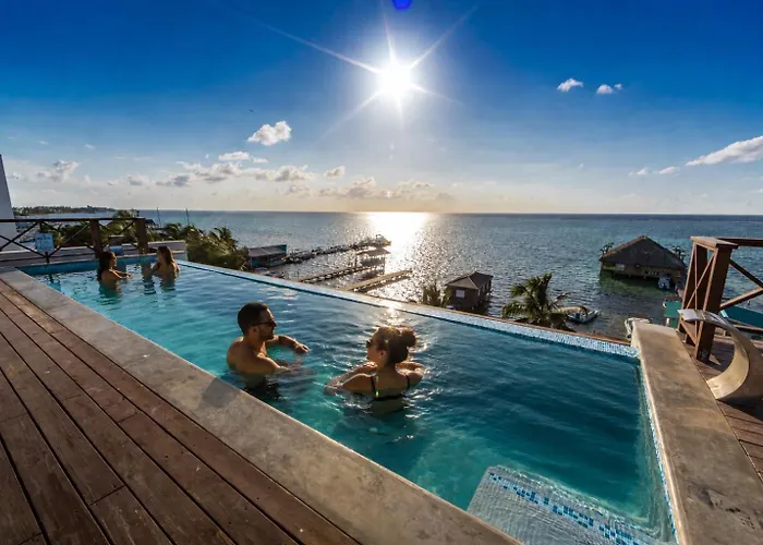 Hostel: Sandbar Beachfront Hotel & Hostel Restaurant