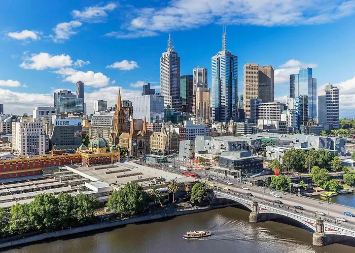 Pet Friendly hotel: Quay West Suites Melbourne