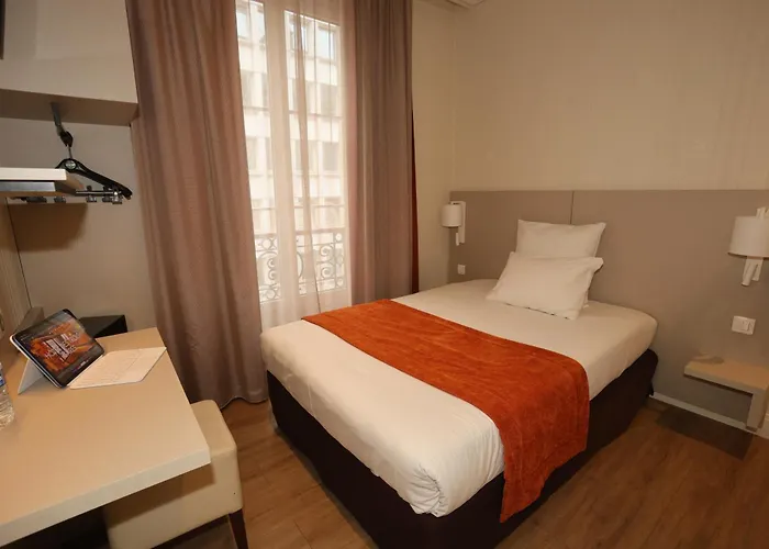 Hôtel Des Trois Gares