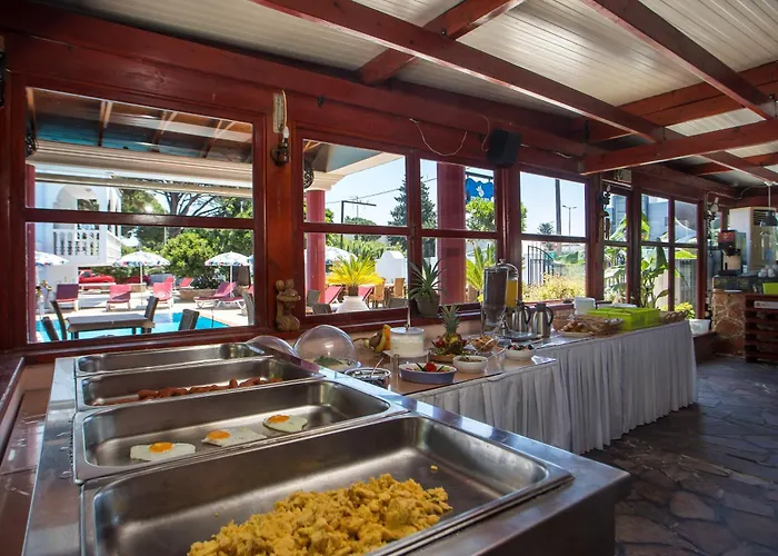 Perla Marina Aparthotel