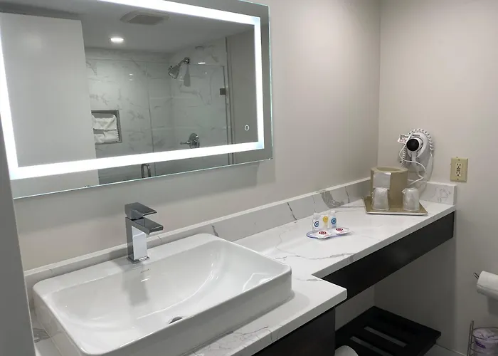 Coastal Hotel & Suites Virginia Beach - Oceanfront