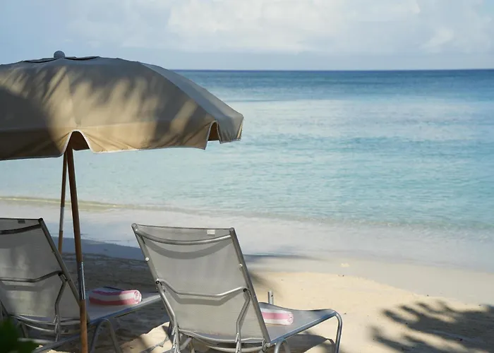Hampton By Hilton Grand Cayman Seven Mile Beach