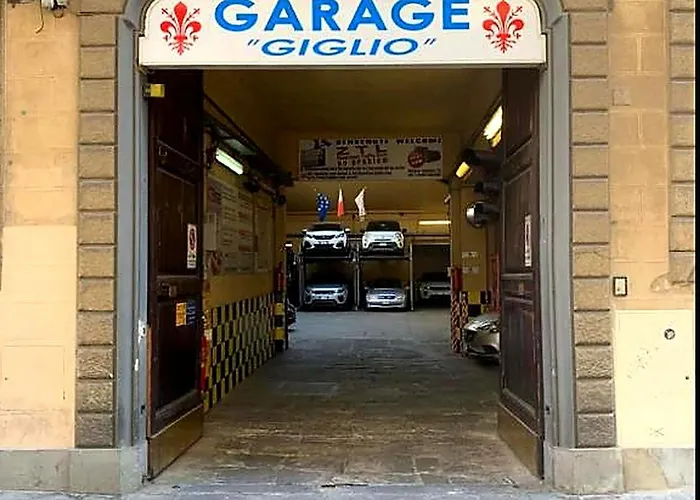 Vrooms All'Angolo Del Duomo