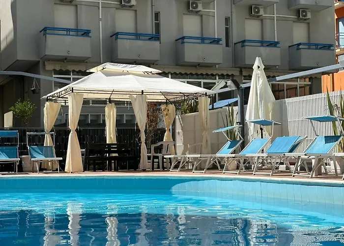 Hotel Arena Con Piscina