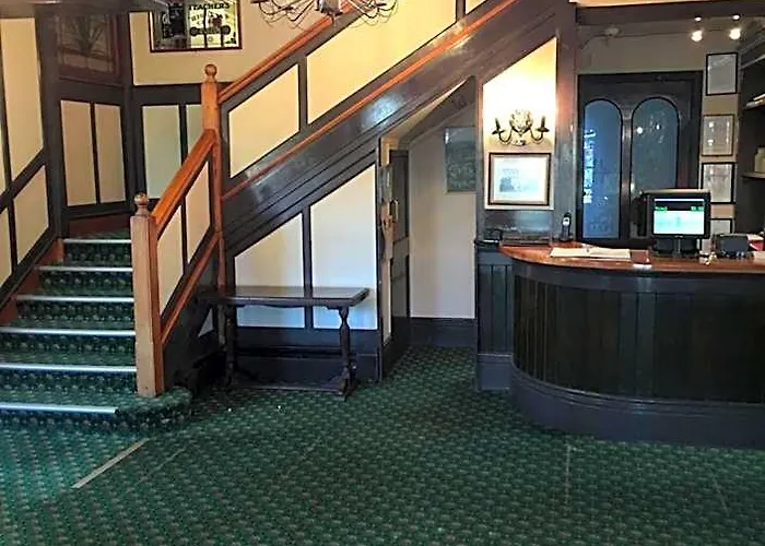 Cheap hotels Kamo