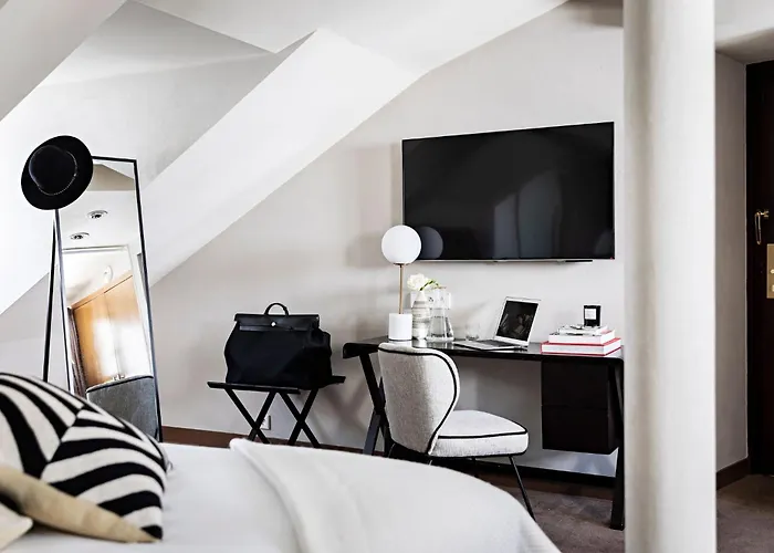 Holiday Inn Palais De L'Elysee By Ihg