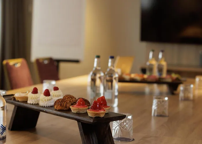 Doubletree By Hilton Central