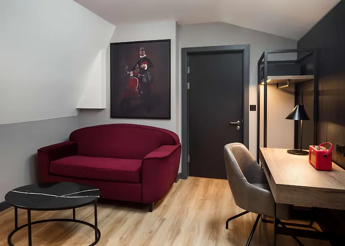 Radisson Red ,