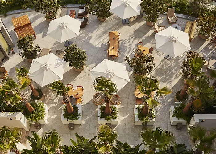 Hotels with pool Santa Monica Proper , A Member Of Design s