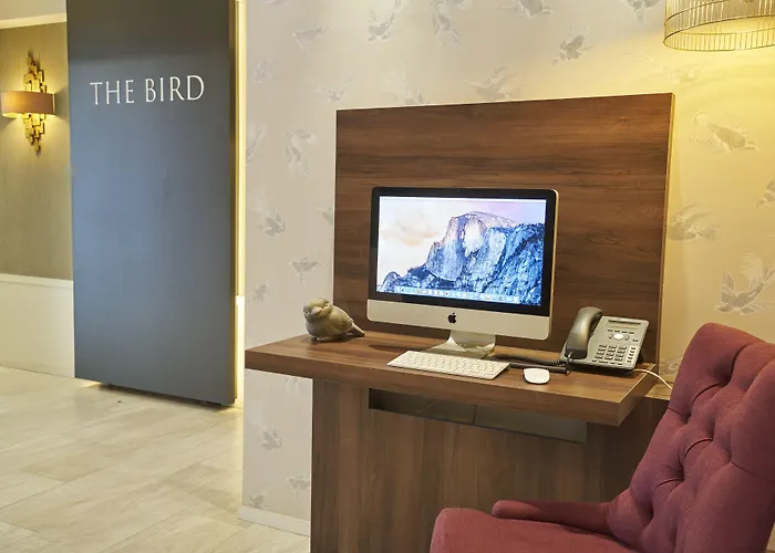 Hotel The Bird