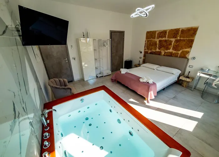 Yllen Rooms