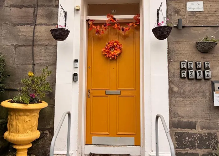 16 Pilrig Guest House