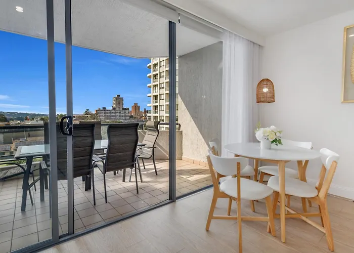 Hotels with pool Milson Serviced Apartments