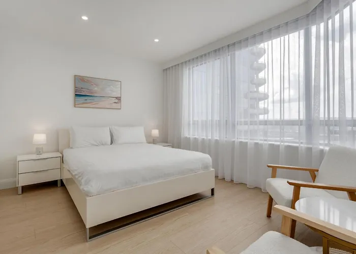 Hotels with pool Milson Serviced Apartments