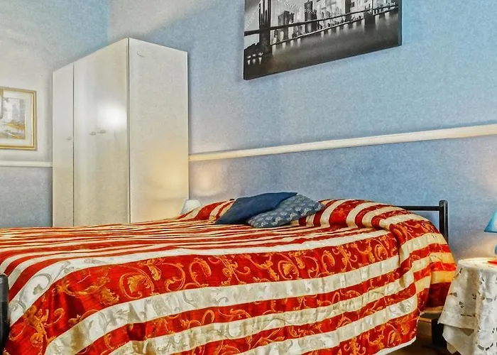 Nicole Rooms