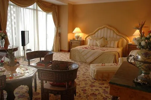 Hotel near College: Hilton Alger