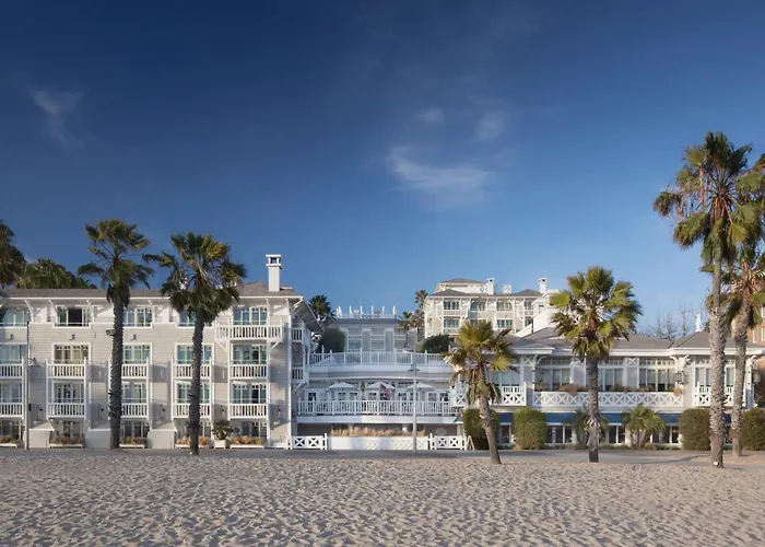 Pet Friendly hotel: Shutters On The Beach
