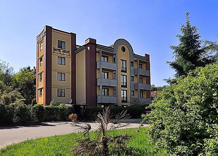 Ascot Lodging