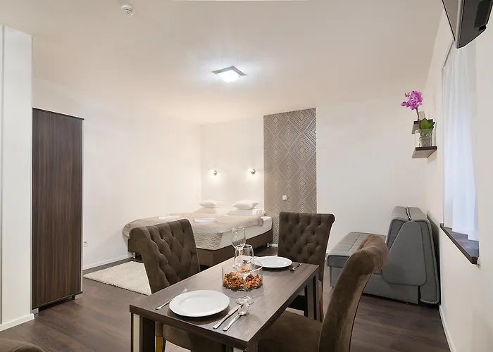 Paulay Downtown Apartments