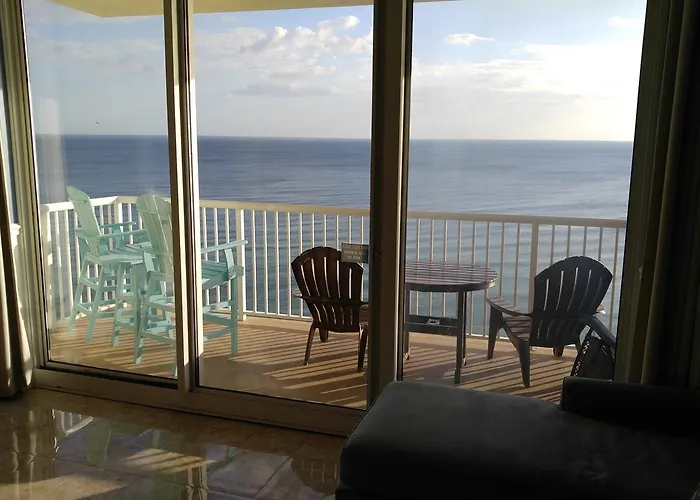 Hotel with view: Majestic Beach Resort