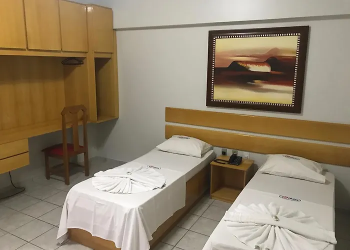 Hotel barato: Hotel Gemeos