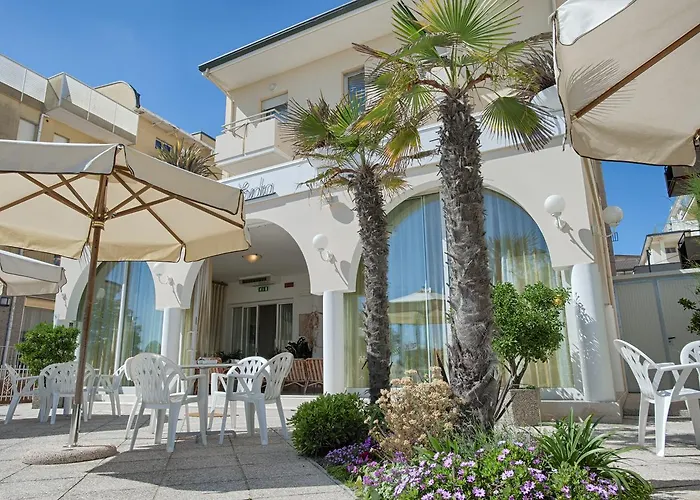 Hotel sulla spiaggia: Hotel Villa Esedra