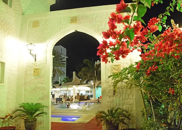  Le Castel Blanc Boutique