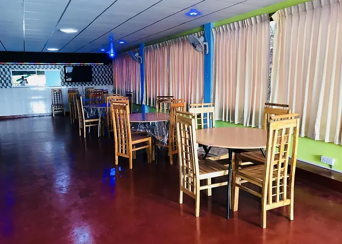 Guest house: Lake City Resort Anuradhapura