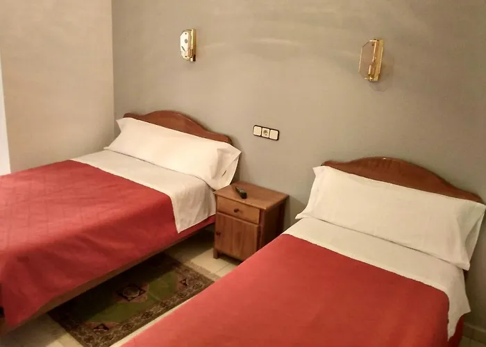 Сity center hotels Hostal Gaudi