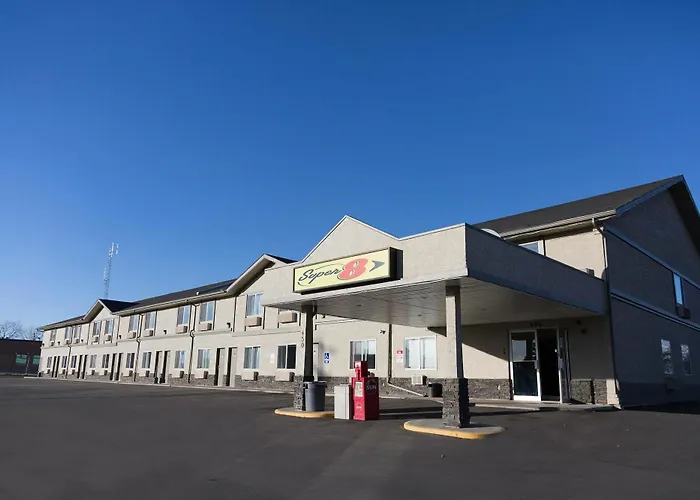 Kid friendly hotel Super 8 By Wyndham Strathmore