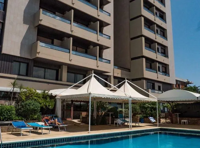 Hotel Con Piscina Panorama