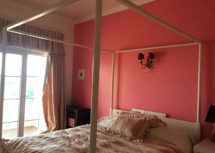 Sunny Suites Golf And Free Parking Guest House Cabaña