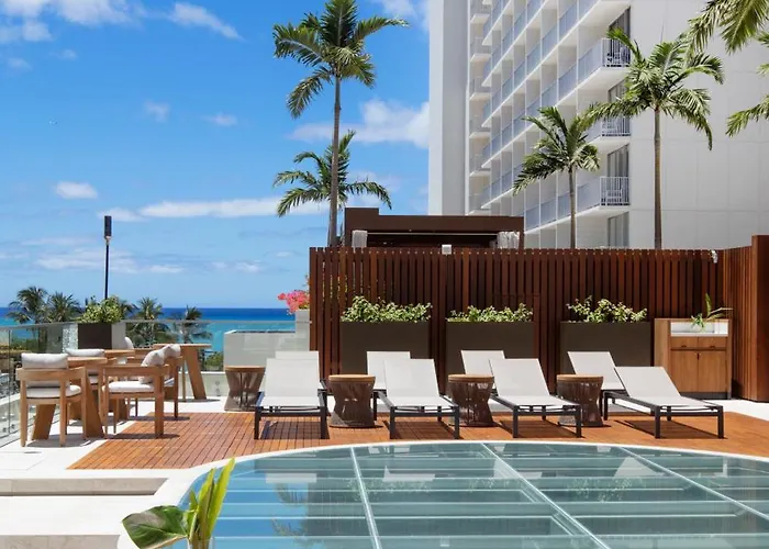 Resort: 'Alohilani Resort Waikiki Beach
