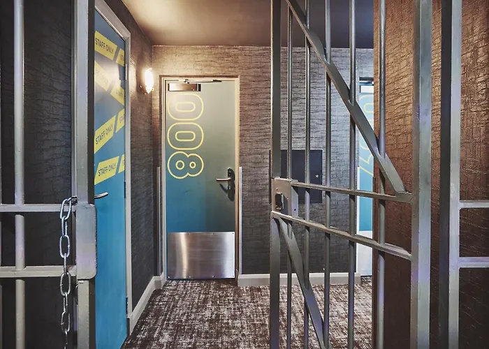  Garrison Cells