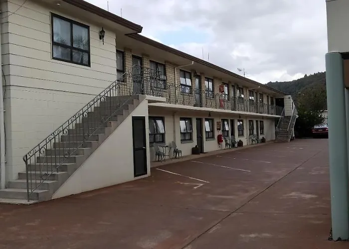 Cypress Court Motel