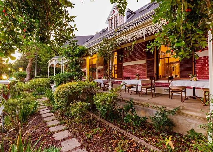 Luxury hotel only: Roosenwijn Guesthouse