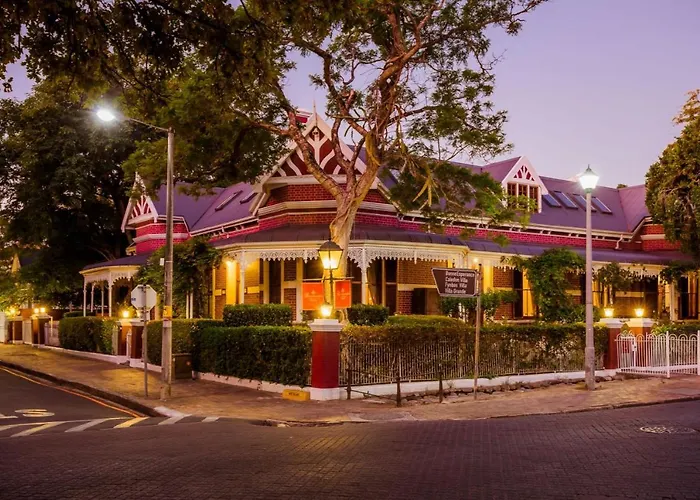 Luxury hotel only: Roosenwijn Guesthouse